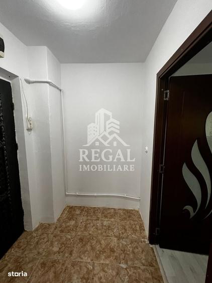 Apartament cu 2 camere semidecomandat în Batiz