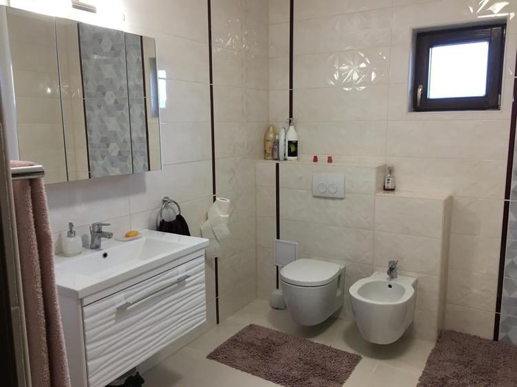 Casă cu 5 camere cu Canalizare în Sângeorgiu de Mureș