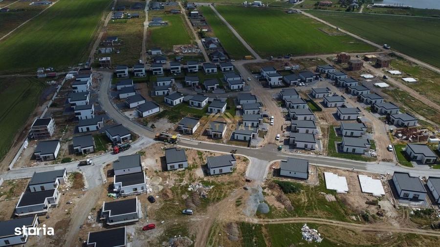 Casă cu 4 camere cu Teren 323 Mp în Vidra
