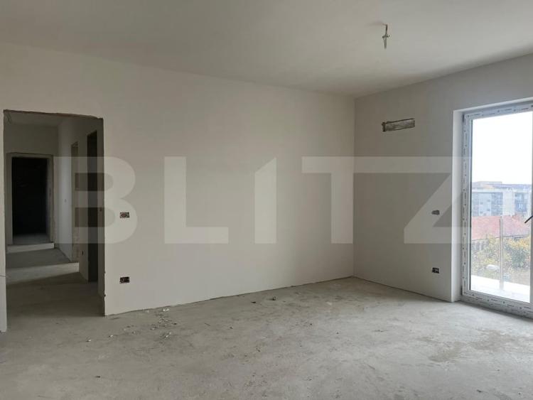 Apartament cu 3 camere semidecomandat în Braytim