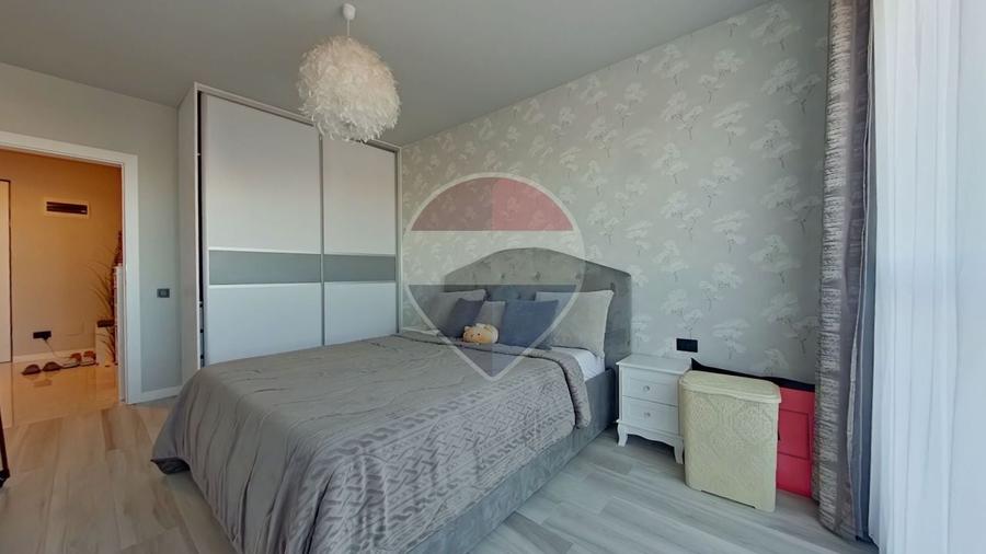 Apartament cu 3 camere semidecomandat, mobilat în Zorilor
