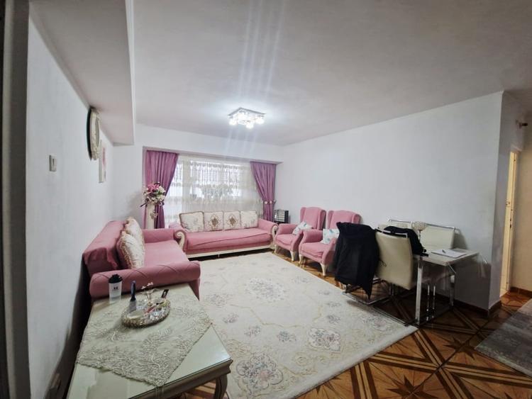 Apartament cu 3 camere în Colentina