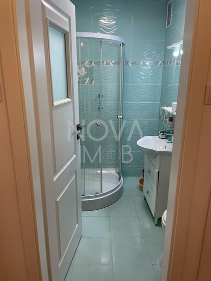 Apartament cu 3 camere decomandat în Central