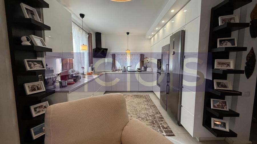 Duplex cu 4 camere cu Canalizare în Corbeanca