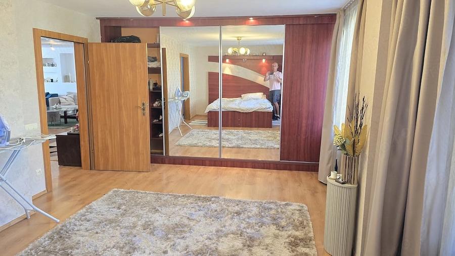 Apartament cu 3 camere decomandat în Dorobanți