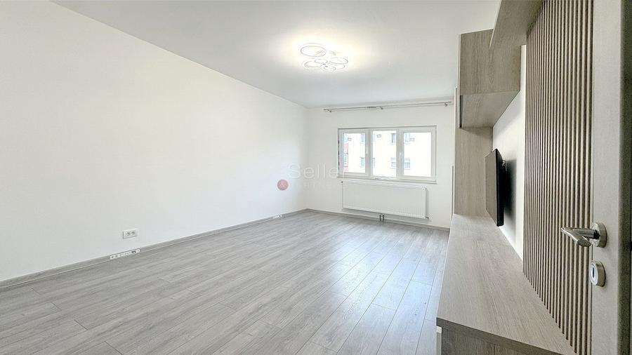 Apartament cu 2 camere decomandat, mobilat în Tractorul