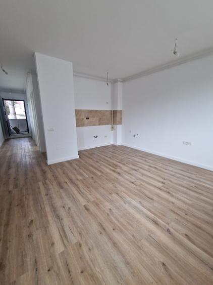 Apartament cu 2 camere semidecomandat în Clăbucet