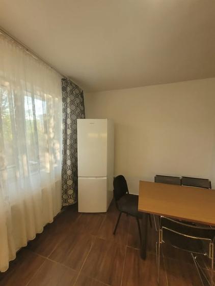 Apartament cu 3 camere decomandat, mobilat în Gării