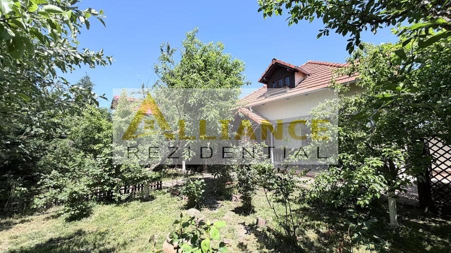 Casă individuală cu 4 camere cu Canalizare în Berceni