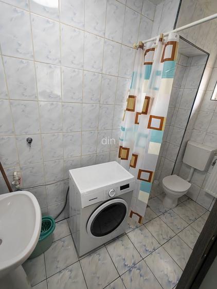 Inchiriez garsoniera 47 mp, renovata, mobilata si utilata, 250 euro, direct proprietar
