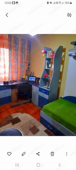 Apartament cu 3 camere semidecomandat în Petros