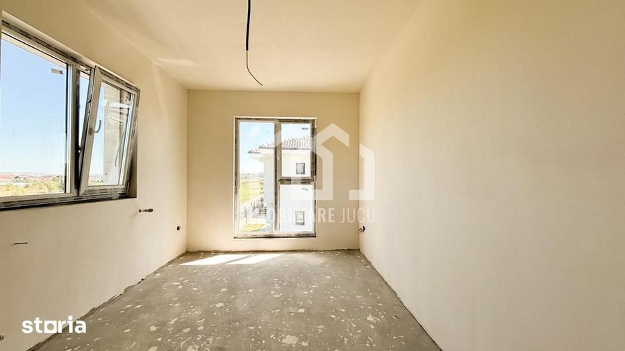 Casă cu 5 camere cu Teren 500 Mp în Jucu