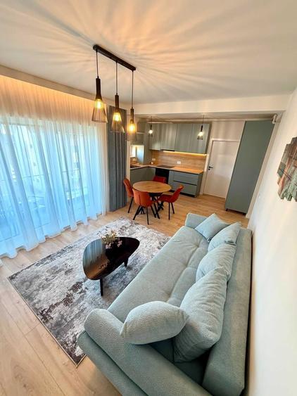 Apartament cu 2 camere semidecomandat în Cristian