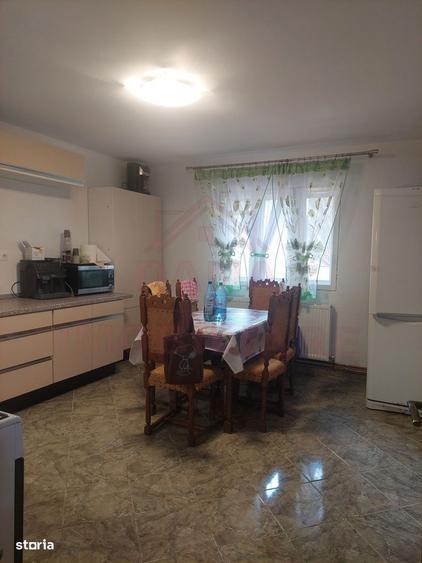 Casă cu 4 camere cu Teren 1100 Mp în Poiana