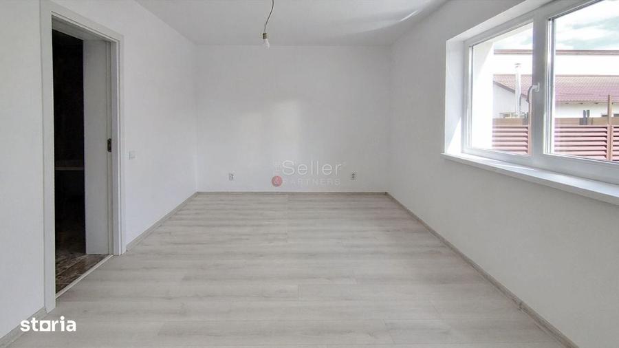 Casă cu 3 camere cu Teren 500 Mp în Noua