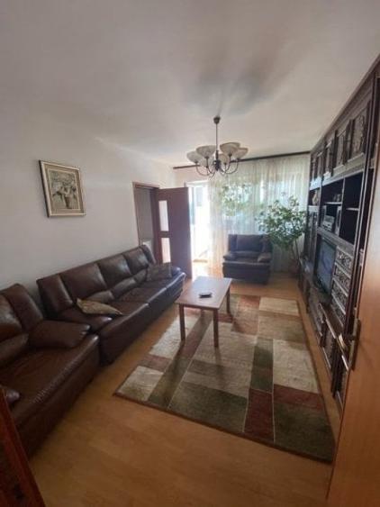 Apartament cu 3 camere decomandat, mobilat în Colentina