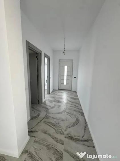 Casă cu 4 camere cu Teren 420 Mp în Săsar