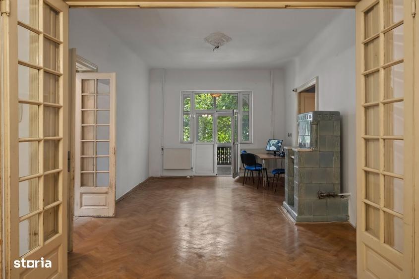 Casă cu 4 camere în Dorobanți