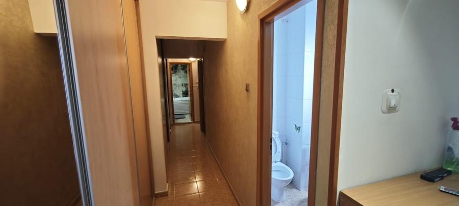 Apartament cu 3 camere decomandat, mobilat în Băneasa