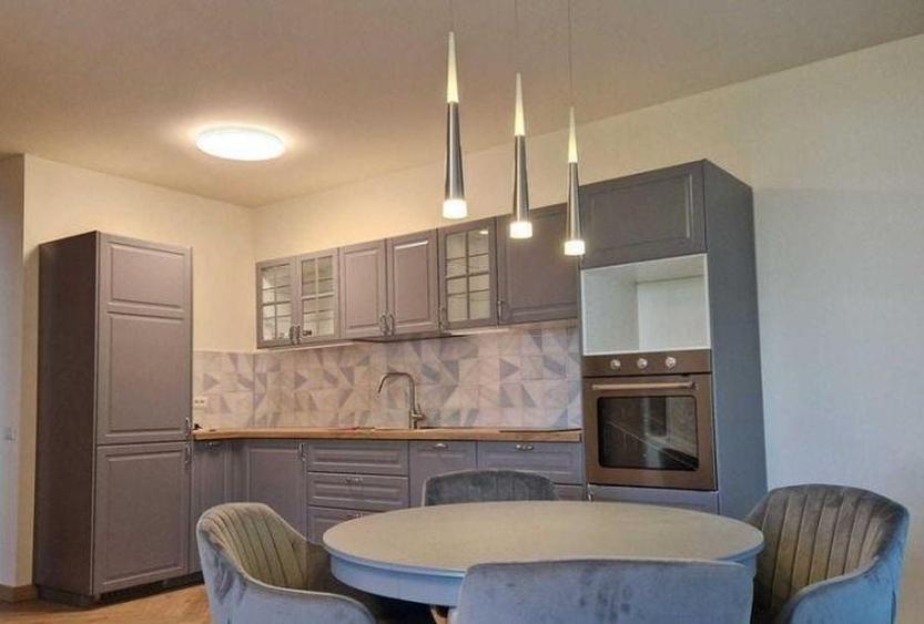 Apartament cu 2 camere semidecomandat, mobilat în Barbu Văcărescu