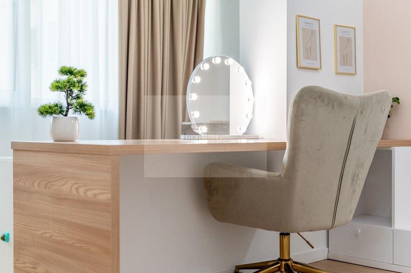 Apartament cu 4 camere semidecomandat, mobilat în Plopilor