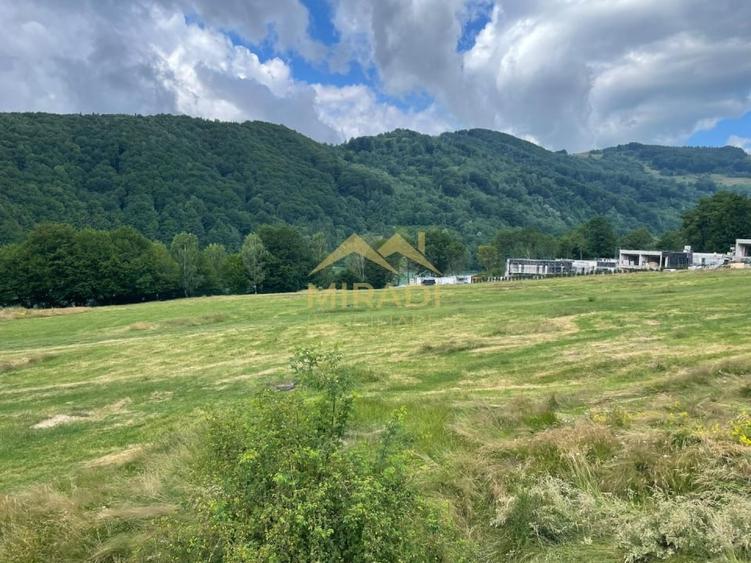 Casă individuală cu 7 camere cu Teren 580 Mp în Valea Doftanei