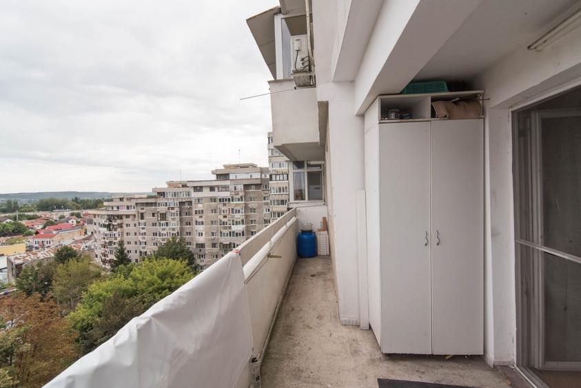 Apartament cu 3 camere decomandat, mobilat în Central