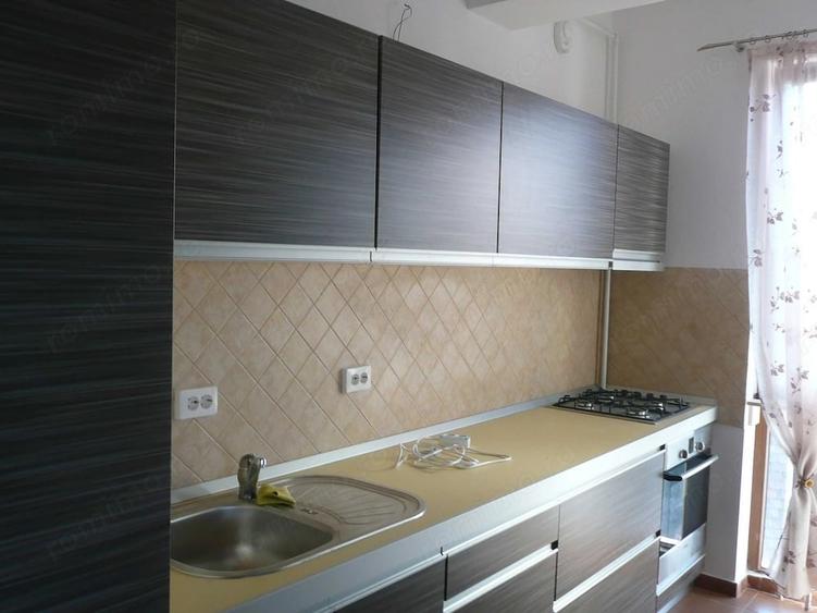 Apartament cu 2 camere decomandat în Complex Studențesc