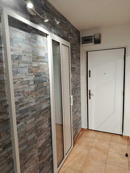 Apartament cu 2 camere decomandat în Baba Novac