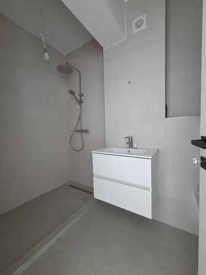 Apartament cu 4 camere decomandat în Theodor Pallady