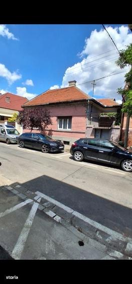 Casă cu 4 camere în Ultracentral