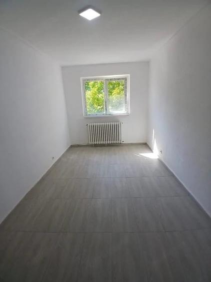 Apartament 3 camere, Piata Centrala, pretabil Birouri - 2