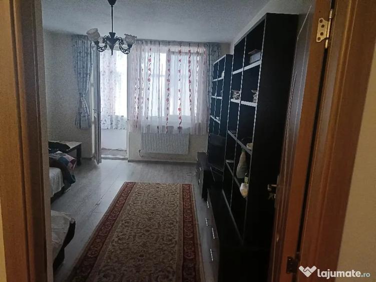 Apartament cu 2 camere decomandat în Exterior Vest