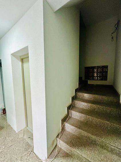 Apartament cu 4 camere semidecomandat în Cișmigiu