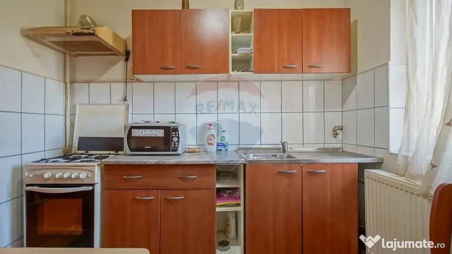 Apartament cu 4 camere semidecomandat în Stupini