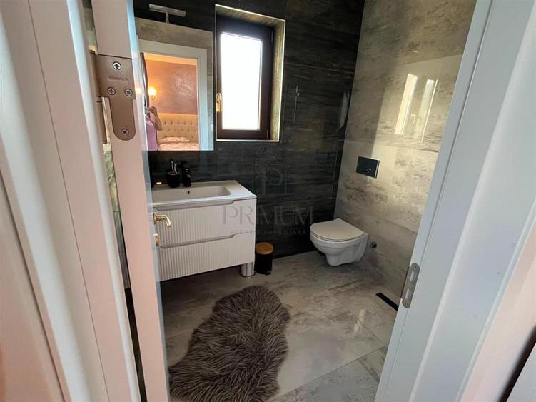 Duplex cu 4 camere cu Canalizare în Giroc