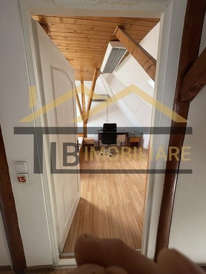 Apartament cu 5 camere decomandat în Semicentral