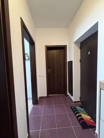 Garsonieră decomandată în Vest