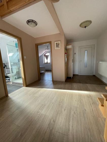 Apartament cu 3 camere, mobilat în Moșnița Nouă