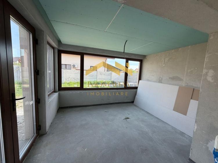 Duplex cu 3 camere cu Canalizare în Bucovăț (Remetea Mare)