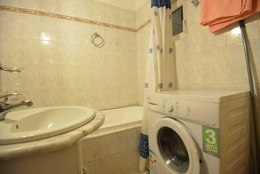 Apartament cu 2 camere decomandat, mobilat în Complex Studențesc
