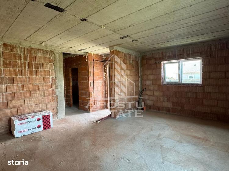 Casă cu 3 camere în Urseni