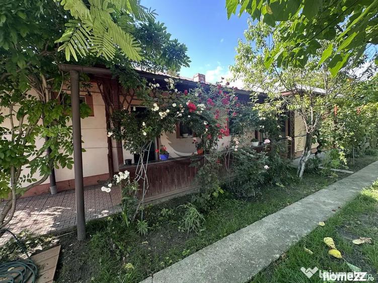 Casă cu 4 camere cu Teren 660 Mp în Central
