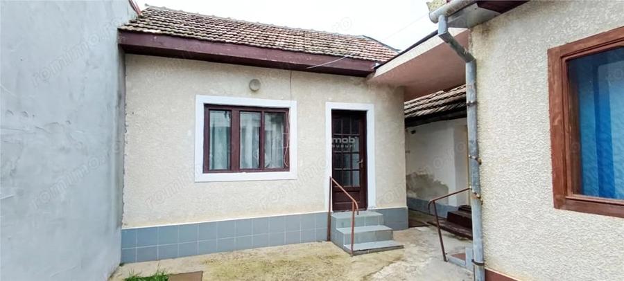 Casă cu 5 camere cu Teren 324 Mp în Berzasca