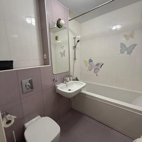 Apartament cu 3 camere decomandat în Faleza Nord