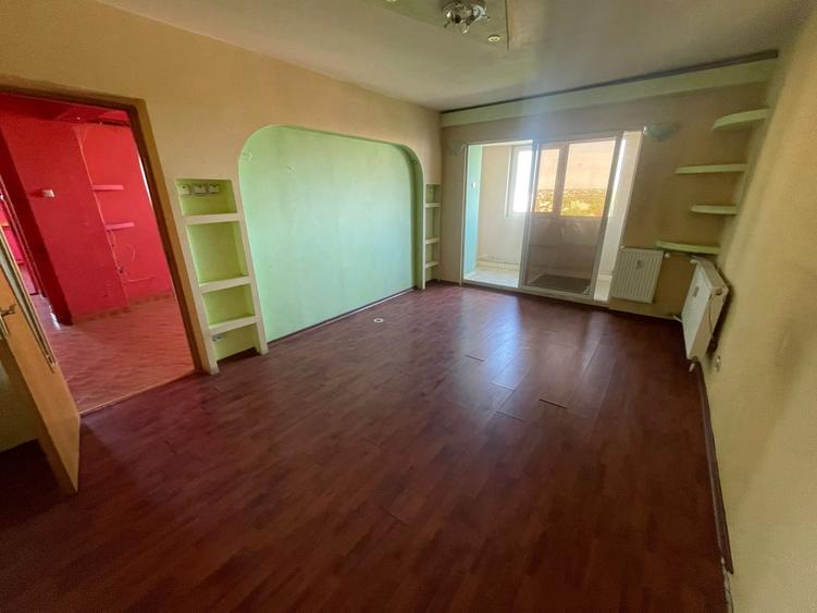 Apartament cu 3 camere decomandat în Colentina