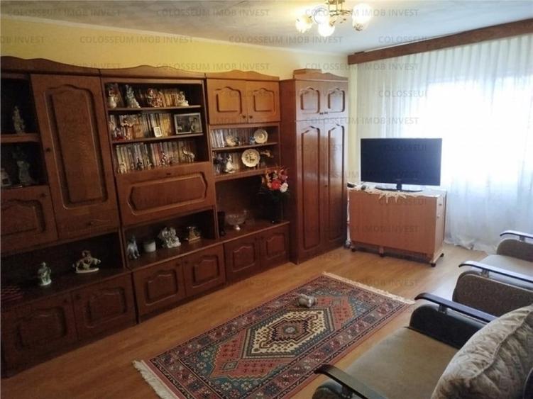 COLOSSEUM: Apartament 2 Camere decomandat renovat Piata Tractorul - 1