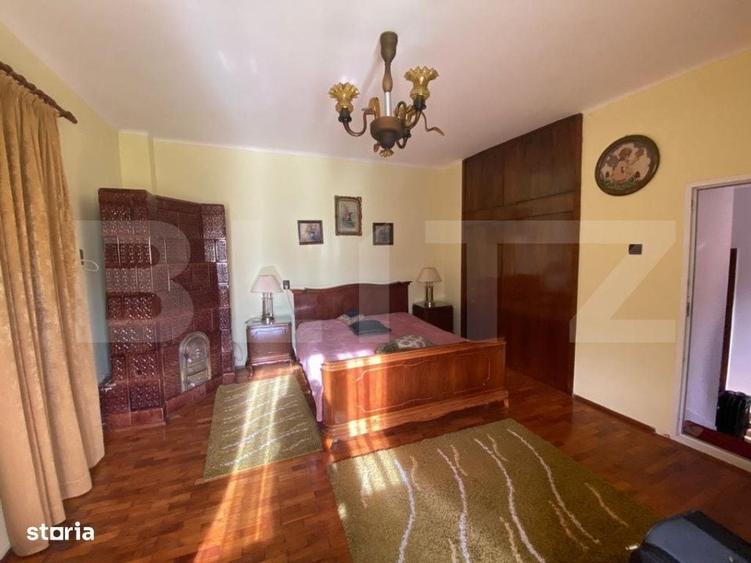 Casă cu 4 camere cu Teren 1100 Mp în Central