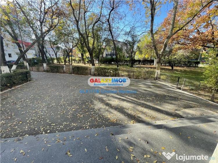 Apartament cu 3 camere semidecomandat în Dorobanți