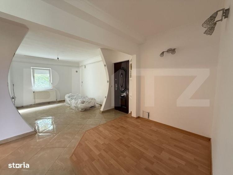 Apartament cu 3 camere decomandat în Micro 16
